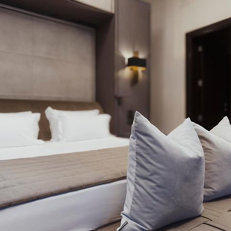 Casa 300Mila Hotel Lecce Bagian luar foto