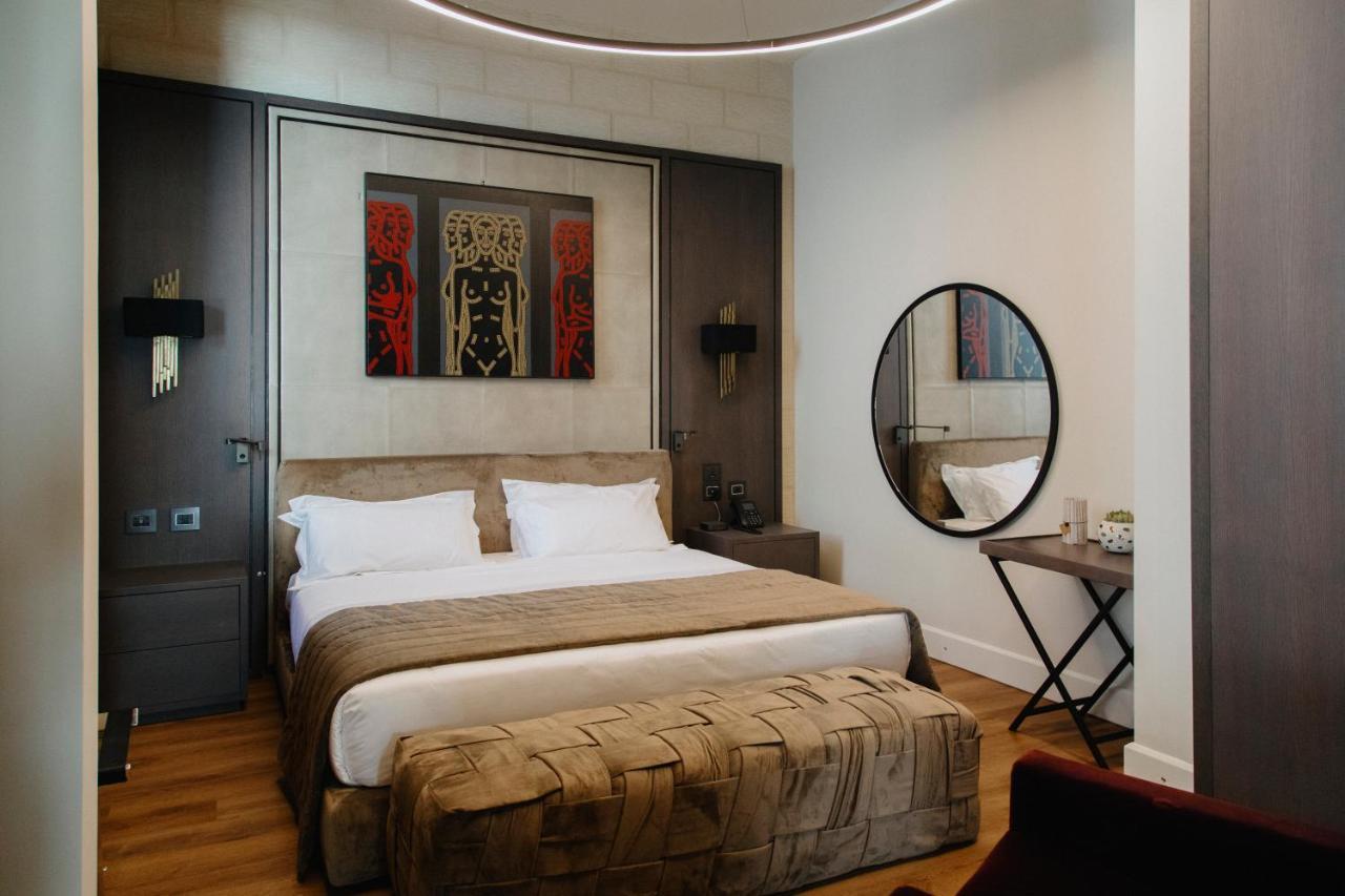 Casa 300Mila Hotel Lecce Bagian luar foto