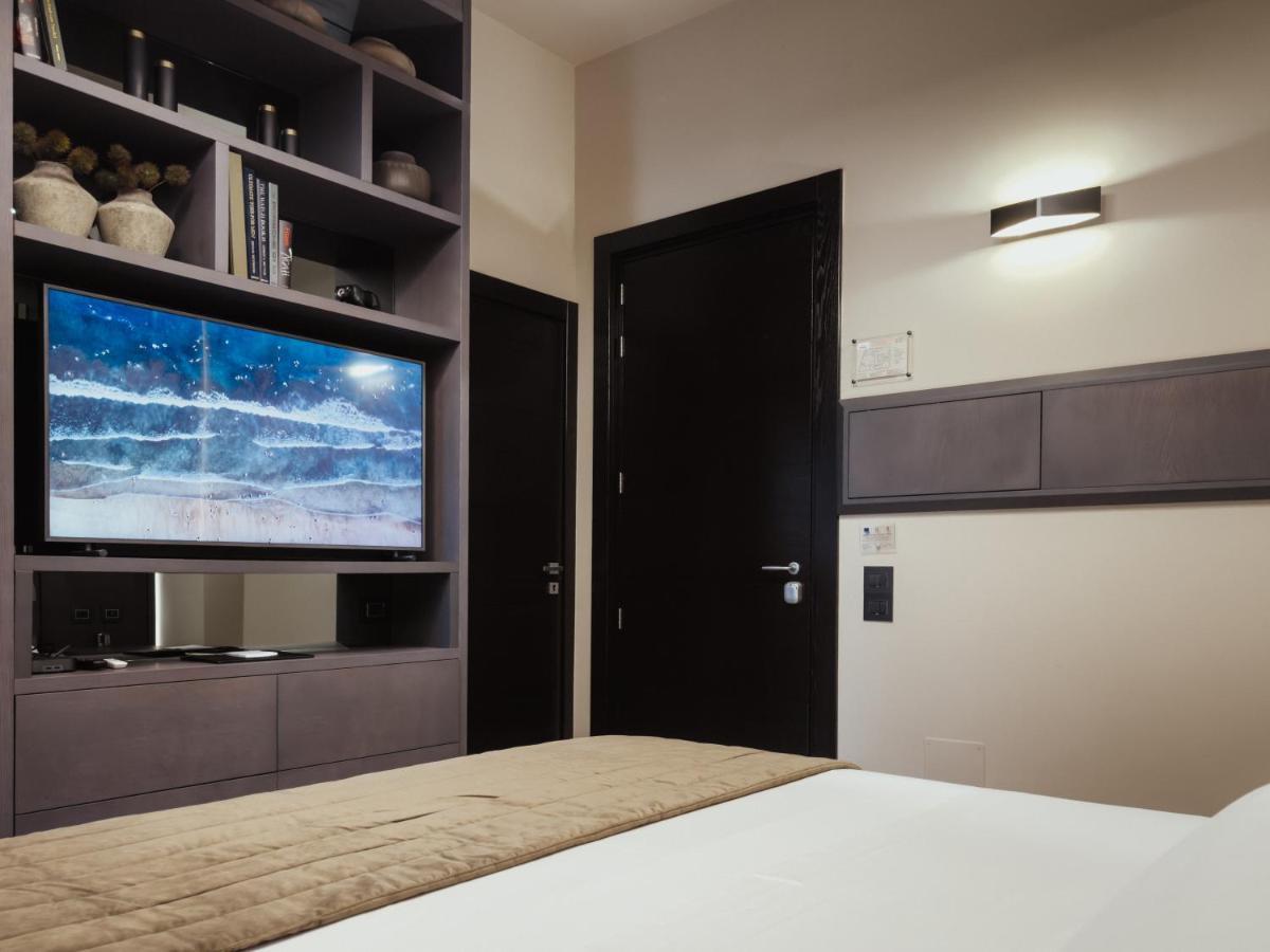 Casa 300Mila Hotel Lecce Bagian luar foto